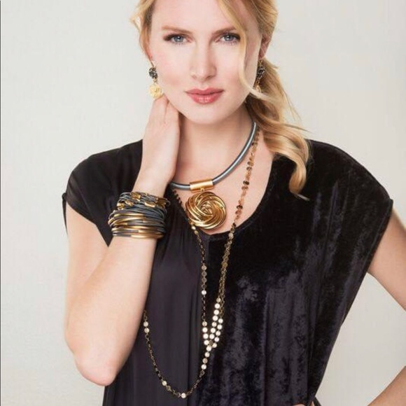 Zzan Jewelry Artisan Bold Gold Rolled Rose Necklace On Leather